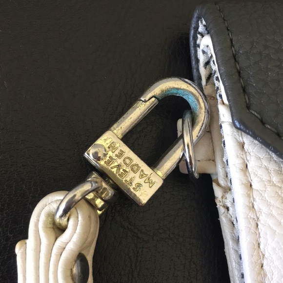 Designer brands clutch bundle - Picture 8 of 8